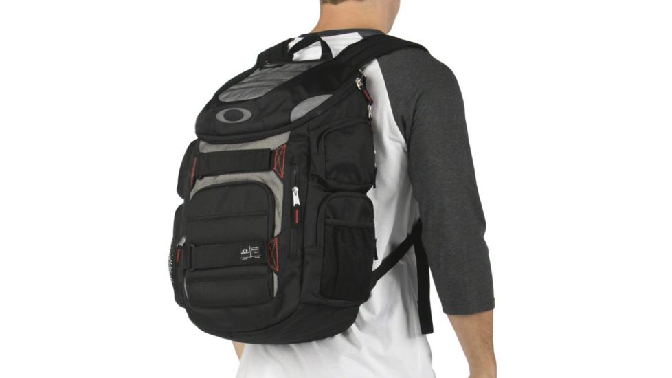 Oakley Enduro 30 Pack, Black 92863-01K