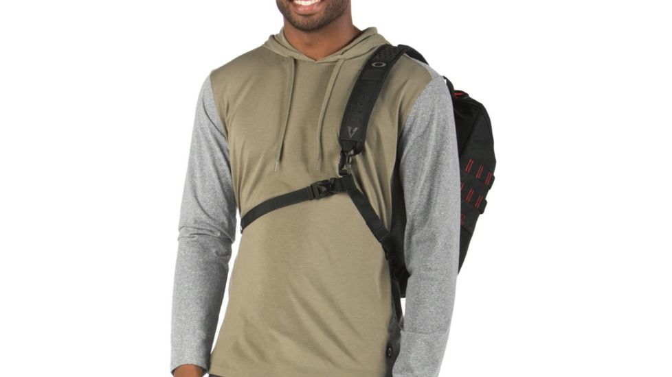 Oakley Extractor Sling Pack, Black 92870-001