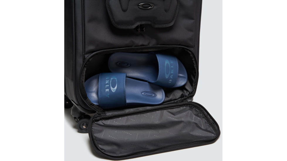 Oakley Icon Medium Trolley Bag 4W - Mens, Blackout, One Size, FOS900068-02E-U