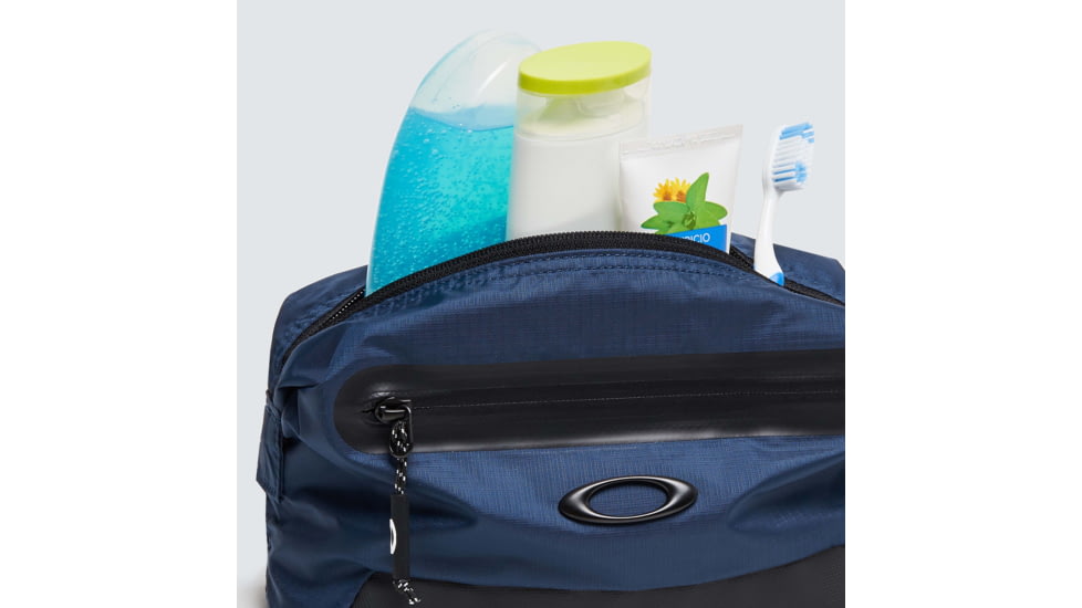 Oakley Outdoor Beauty Case - Mens, Universal Blue, One Size, FOS900032-6ZZ-U