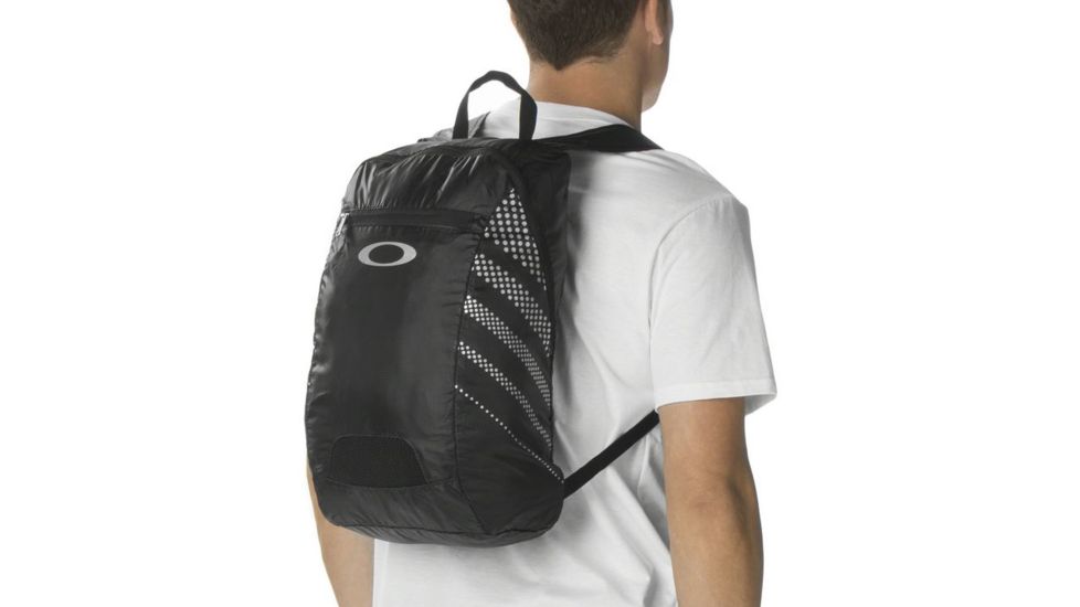 Oakley Packable Backpack,18L,17x11x6in,Black 92732-01K