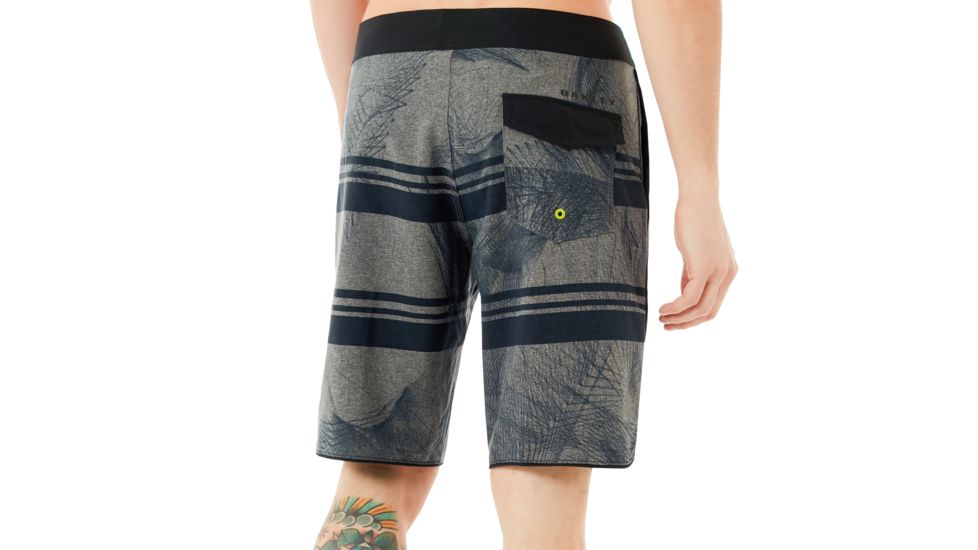Oakley Racetracks 20 Boardshort - Mens, Blackout, 32, 482369-02E-32