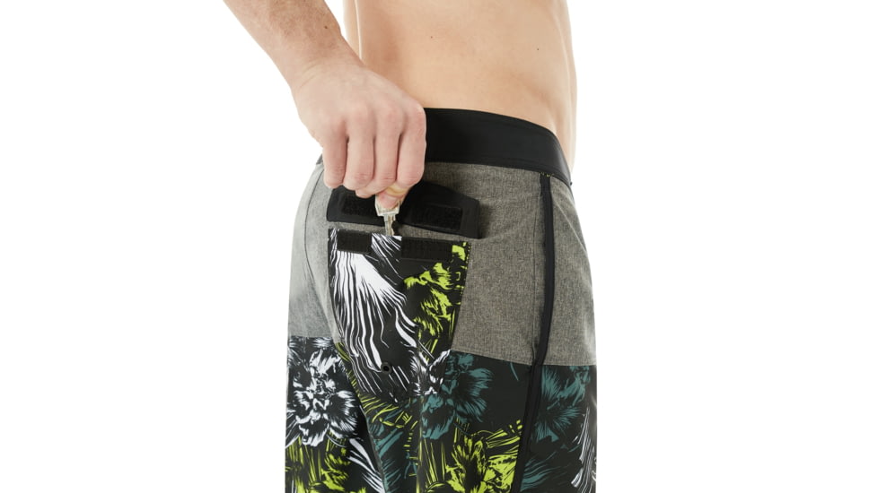 Oakley Meat Slab 19 Boardshort - Mens, Blackout, 34, 482373-02E-34
