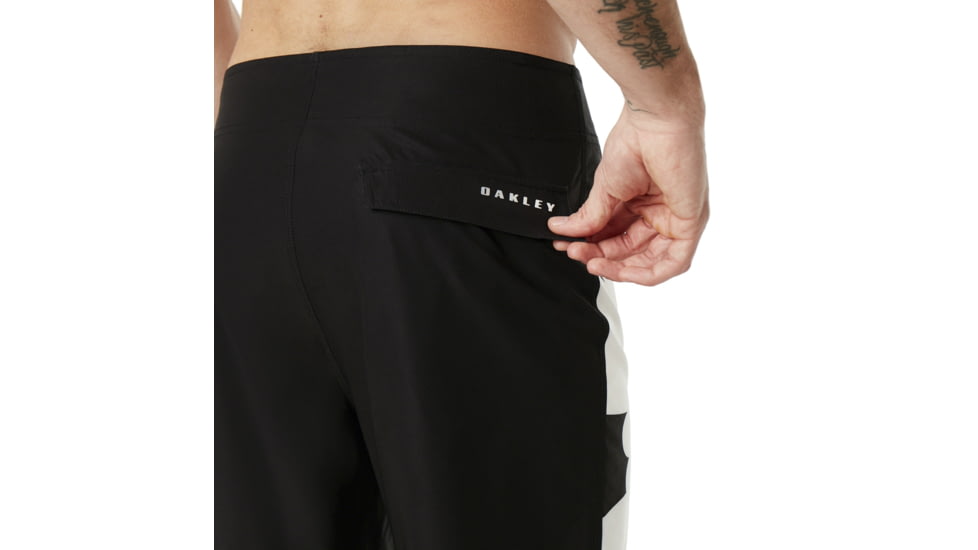 Oakley SI Staple 1975 Boardshort 21 Inc - Mens, B/W Graffiti P, 28, 482598-94B-28