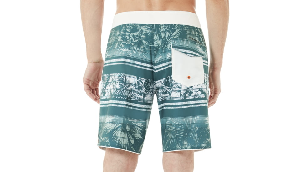 Oakley Temples 19 Boardshort - Mens, Balsam, 34, 482372-6A9-34