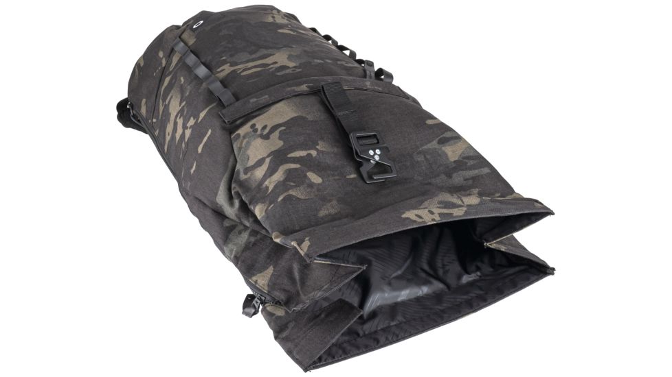 Oakley Voyage 23L Roll Top Mc - Men's, Black Multicam, One Size, 92968P-02L-U