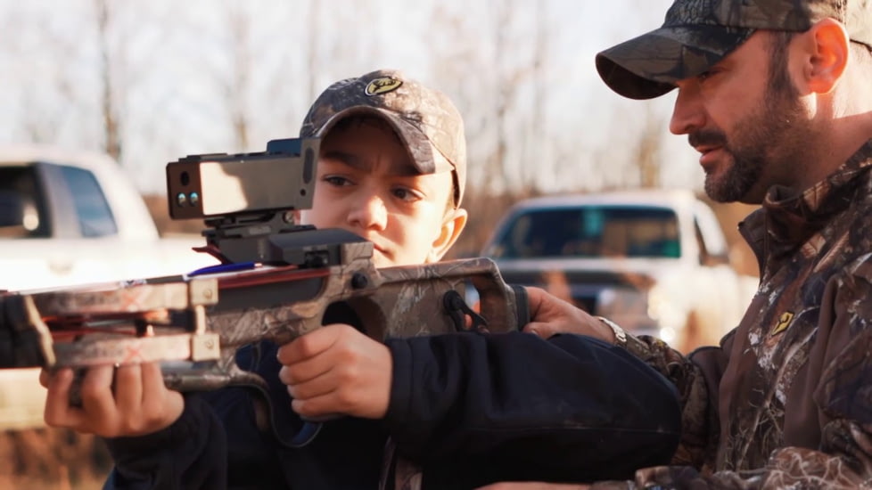 Omega II Mil-Dot Reticle Sight, 2X-6X Zoom, 1-1/2in X 2in LCD, 1080p HD, Black, 35367