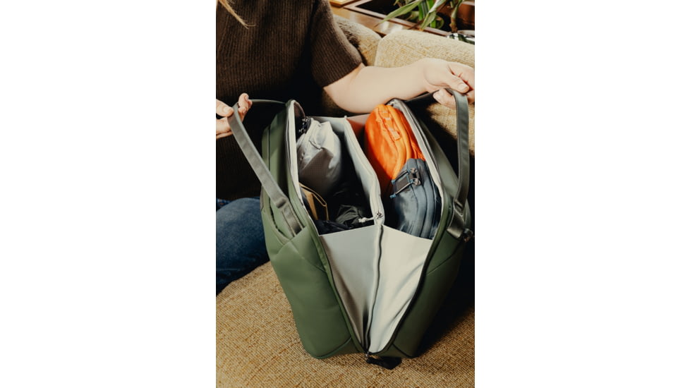 Peak Design 25L Travel Weekender, Sage, Large, BTRW-25-SG-2