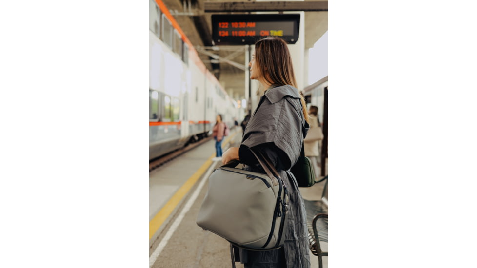 Peak Design 25L Travel Weekender, Stone, Large, BTRW-25-ST-2