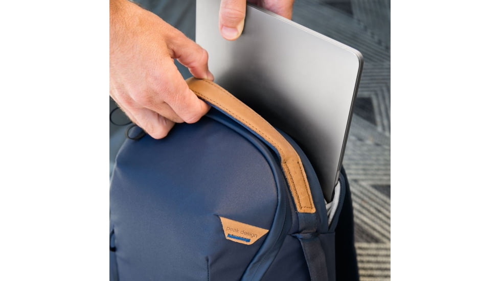 Peak Design Everyday 20 Liters Zip Backpack, Midnight, BEDBZ-20-MN-2