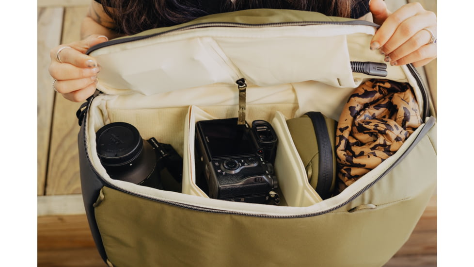 Peak Design Everyday 20 Liters Zip Bag, Kelp, BEDBZ-20-KP-3