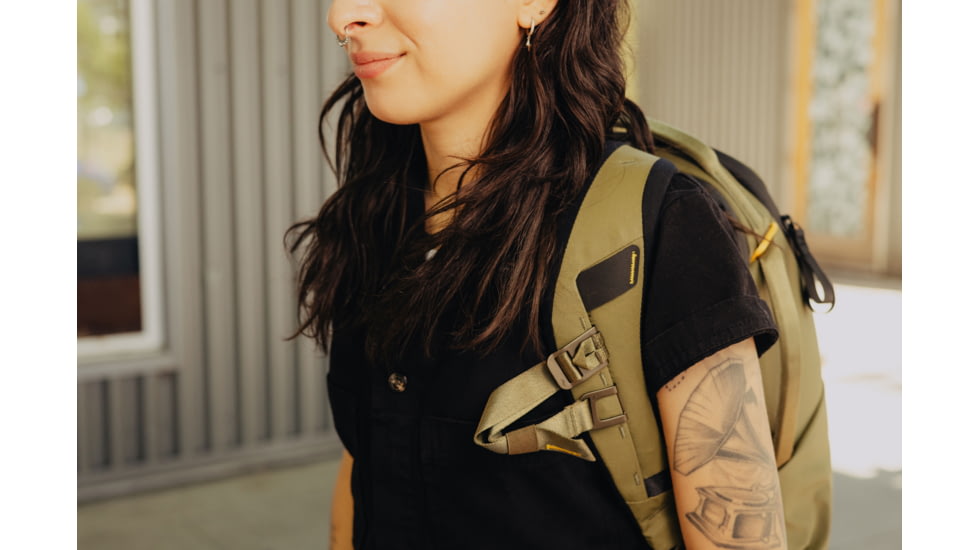 Peak Design Everyday 20 Liters Zip Bag, Kelp, BEDBZ-20-KP-3