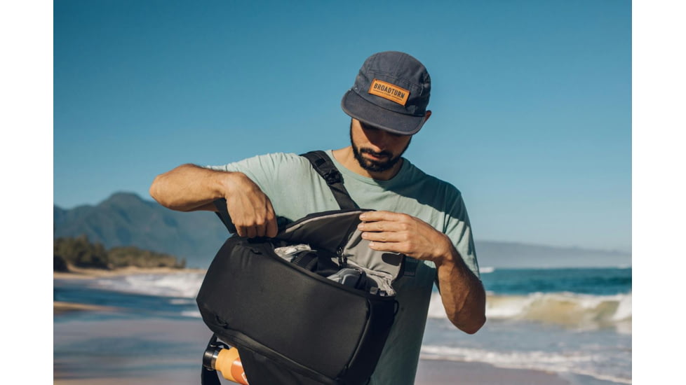 Peak Design Everyday Zip V2 Backpack, 20 Liters, Black, BEDBZ-20-BK-3