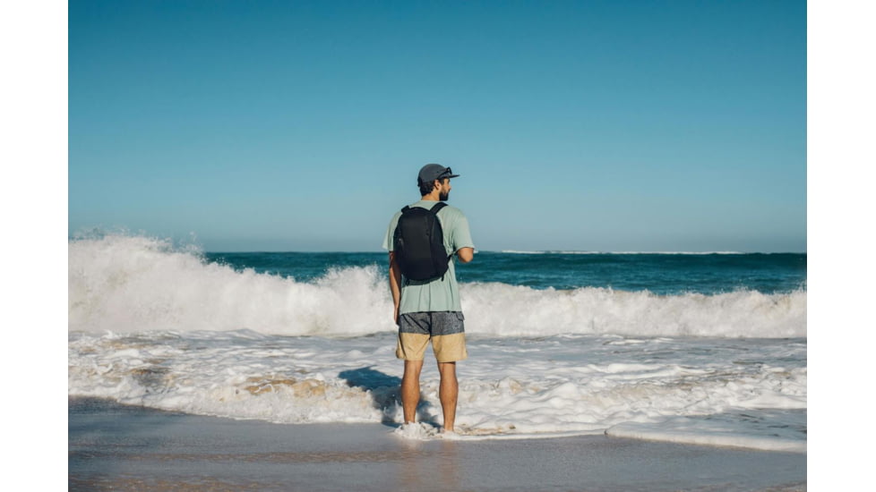 Peak Design Everyday Zip V2 Backpack, 20 Liters, Black, BEDBZ-20-BK-3