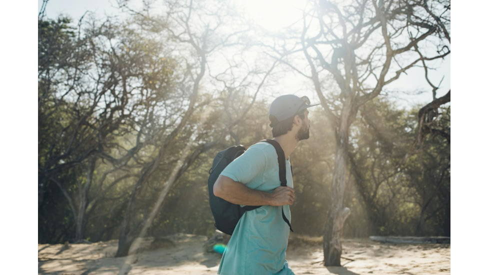 Peak Design Everyday Zip V2 Backpack, 20 Liters, Black, BEDBZ-20-BK-3