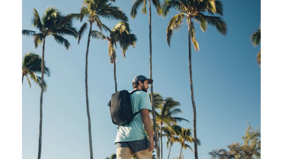 Peak Design Everyday Zip V2 Backpack, 20 Liters, Black, BEDBZ-20-BK-3