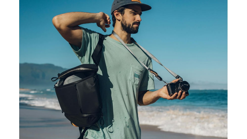 Peak Design Everyday Zip V2 Backpack, 20 Liters, Black, BEDBZ-20-BK-3