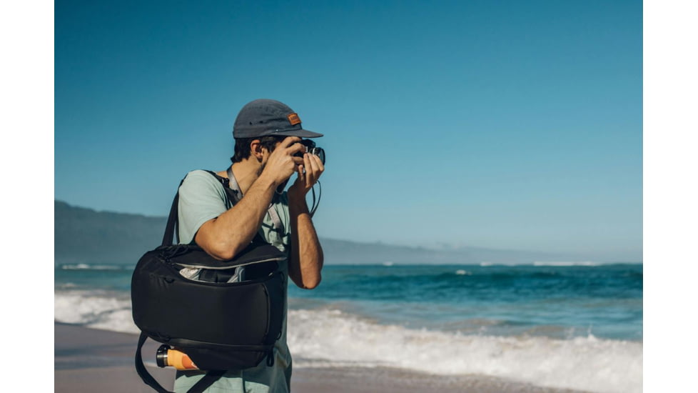 Peak Design Everyday Zip V2 Backpack, 20 Liters, Black, BEDBZ-20-BK-3