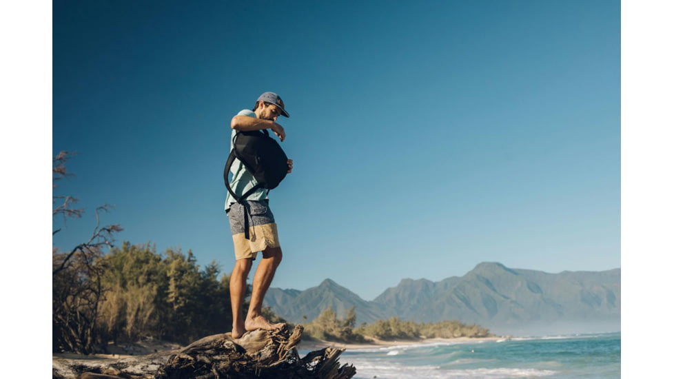 Peak Design Everyday Zip V2 Backpack, 20 Liters, Black, BEDBZ-20-BK-3