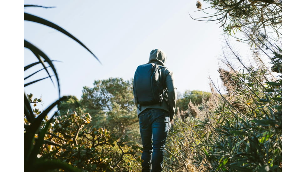 Peak Design Everyday Zip V2 Backpack, 20 Liters, Midnight, BEDBZ-20-MN-3