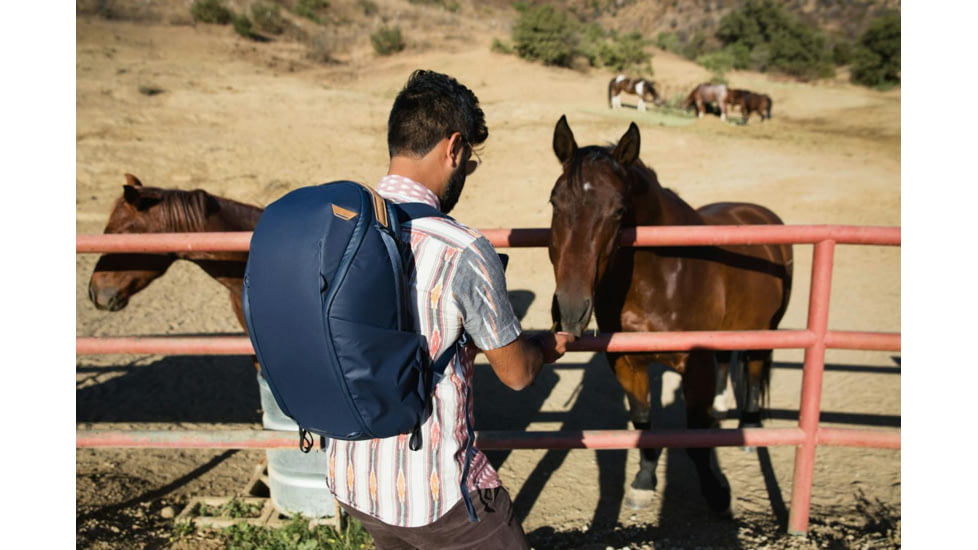 Peak Design Everyday Zip V2 Backpack, 20 Liters, Midnight, BEDBZ-20-MN-3