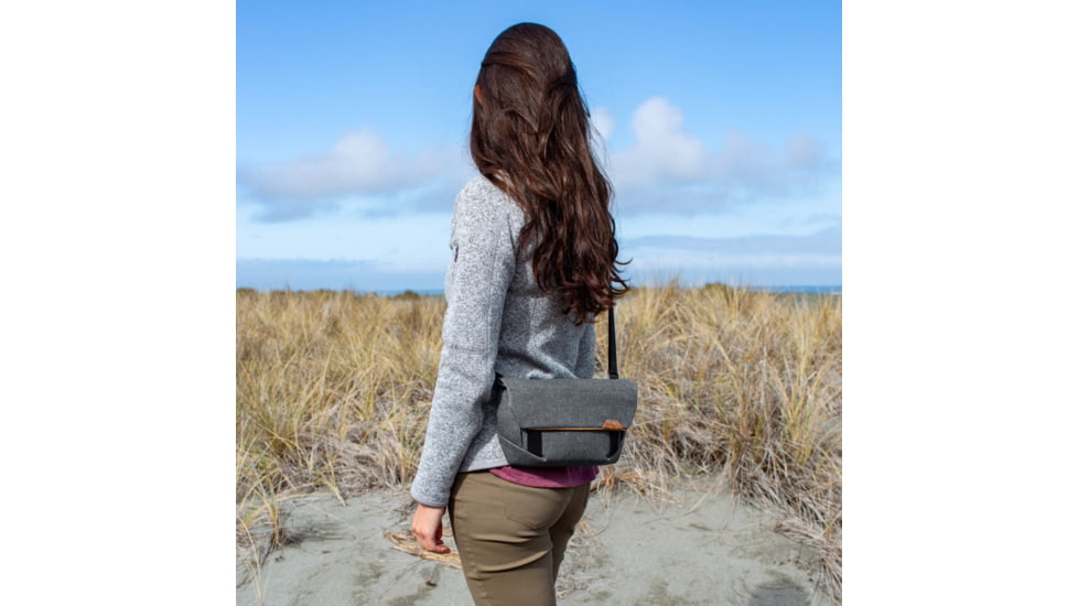 Peak Design Field Pouch V2, Charcoal, BP-CH-3