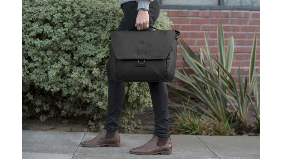 Peak Design V2 Everyday Messenger, 13 Liters, Black, BEDM-13-BK-3