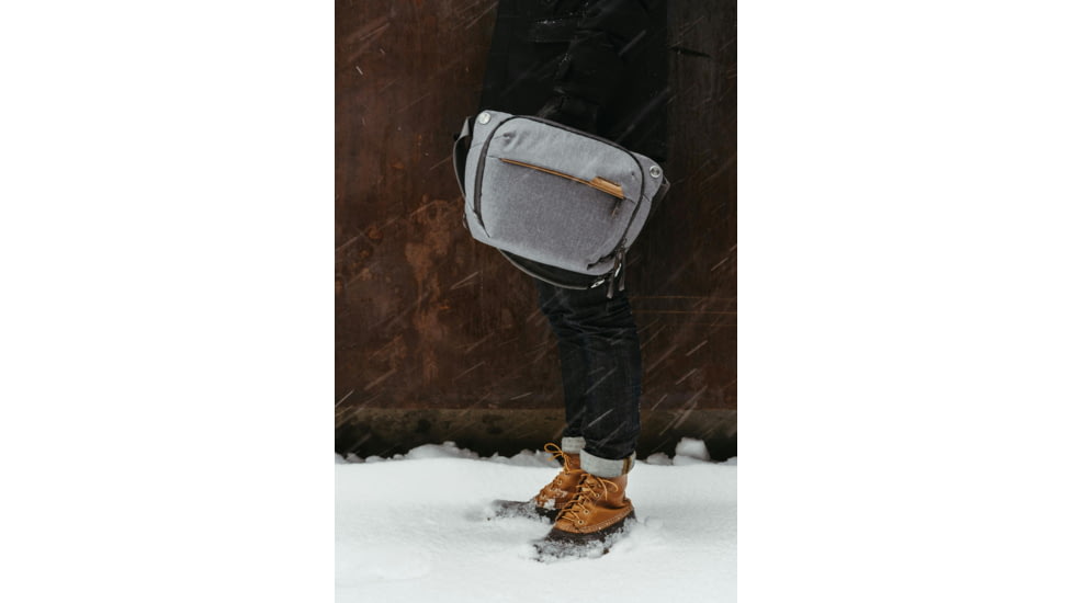 Peak Design V2 Everyday Sling, 6 Liters, Ash, BEDS-6-AS-3