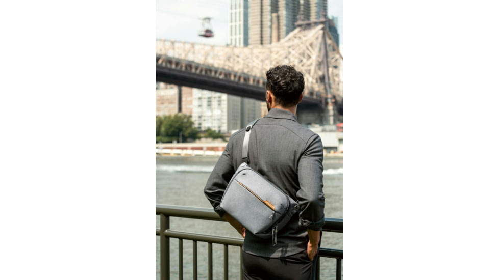 Peak Design V2 Everyday Sling, 6 Liters, Ash, BEDS-6-AS-3