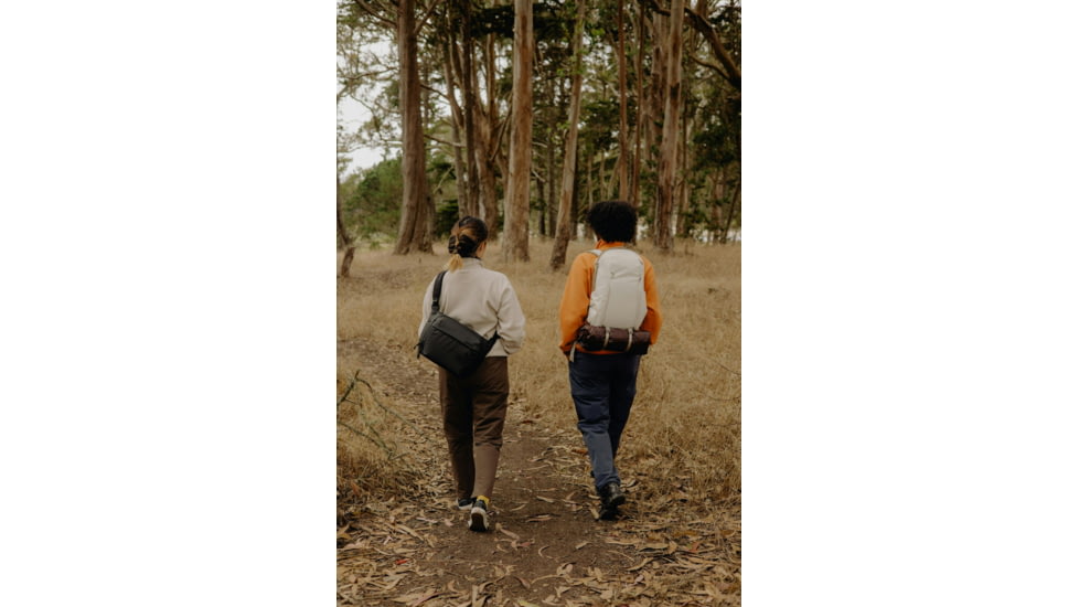 Peak Design V2 Everyday Sling, 6 Liters, Black, BEDS-6-BK-3