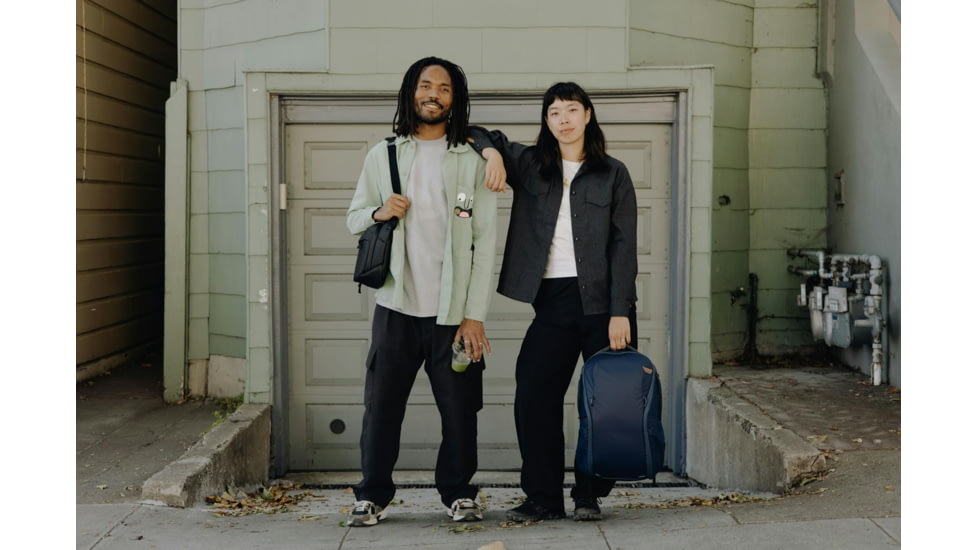 Peak Design V2 Everyday Sling, 6 Liters, Black, BEDS-6-BK-3