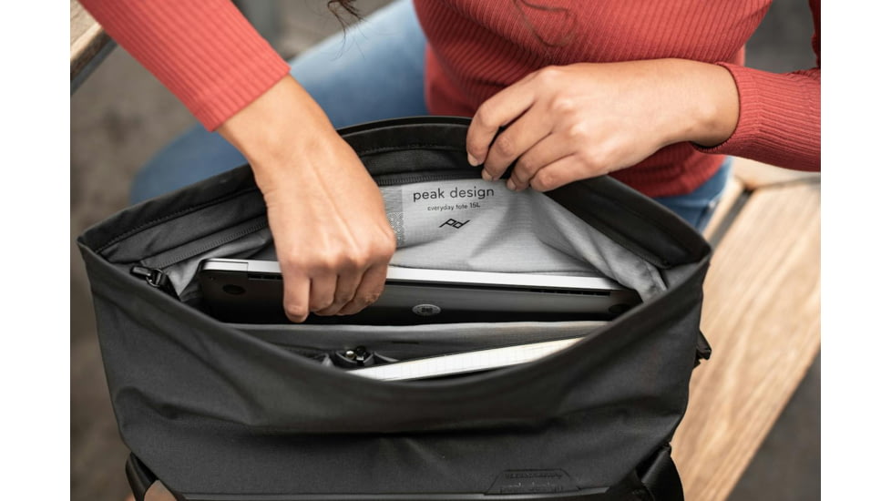 Peak Design V2 Everyday Tote, 15 Liters, Black, BEDT-15-BK-3