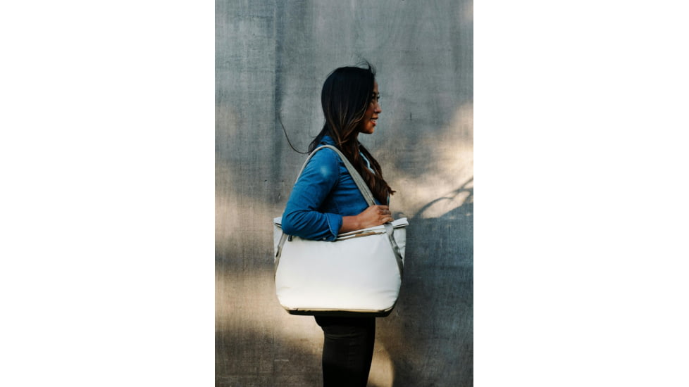 Peak Design V2 Everyday Tote, 15 Liters, Bone, BEDT-15-BO-3
