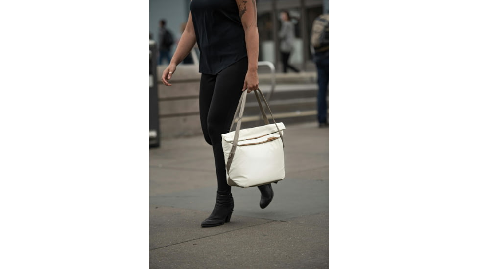 Peak Design V2 Everyday Tote, 15 Liters, Bone, BEDT-15-BO-3
