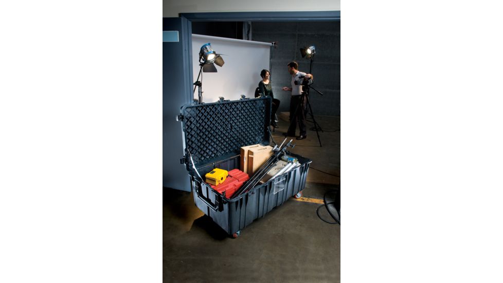 Pelican 0550 Transport Case w/out Foam - Black 0550-001-110