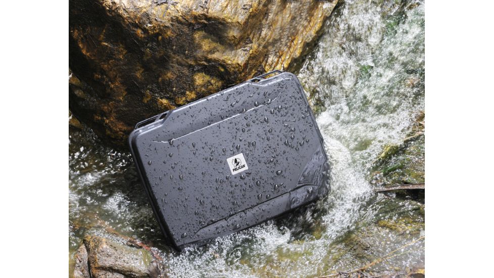 Pelican 1085 Hardback Case w/ Pick n Pluck Foam for 14in Laptops, Black 1080-020-110