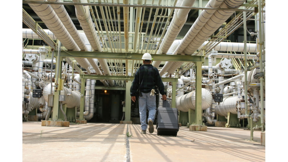 Pelican 1560 Laptop Overnight Case, Liner and Padded Dividers, Black 1560-007-110