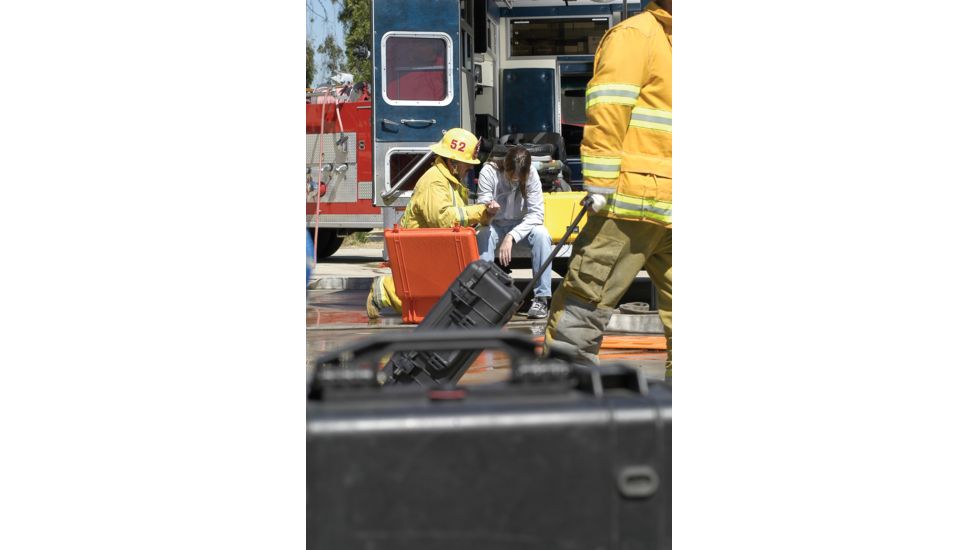 Pelican 1600 Protector Pressurized 24x19x8in Case, Orange w/Foam 1600-000-150