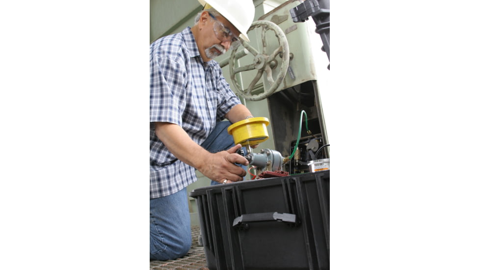 Pelican 1630 Protector Large Watertight 31x24x17in Case, Black w/ Wheels, Foam 1630-000-110