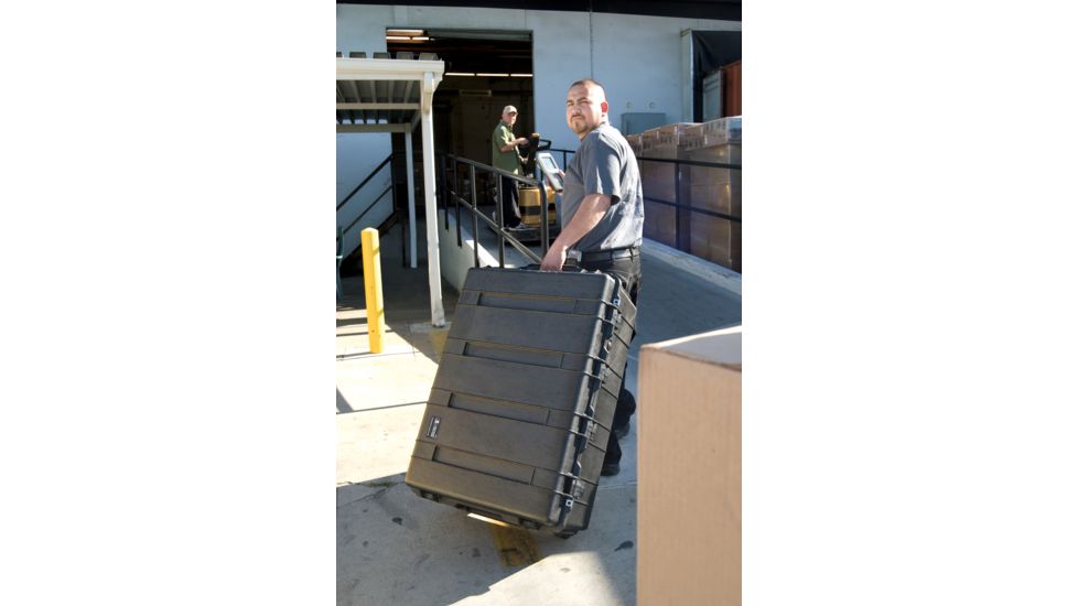 Pelican 1730 Large Watertight Chemical Resistant Transport Case, Black w/ Liner &amp; Foam 1730-000-110