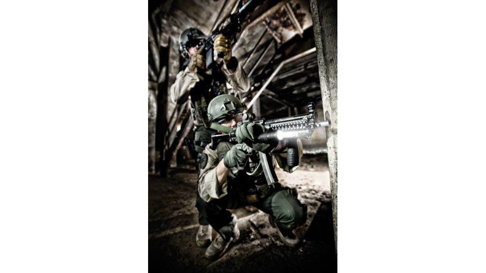 Pelican 7600, 3-Color Led Li-Ion Rechargeable, Black, 076000-0000-110