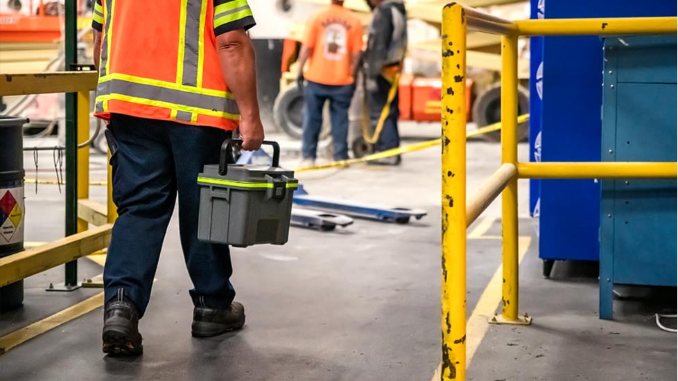 Pelican 8QT Personal Cooler, Dark Gray/Green, 8Q1DKGRYEGRN