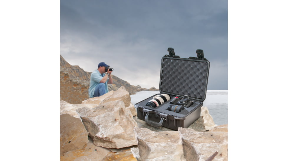 Pelican Storm Cases iM2200 Carry-On Dry Box, Black, Cubed Foam iM2200-00001