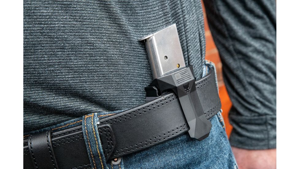 Pitbull Tactical Universal Mag Carrier Gen2, Holds 1 Magazine 9MM-45ACP Single or Double Stack, Black, UMC02BLK