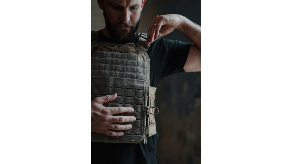 Premier Body Armor Core Mission Plate Carrier, Universal Fit, MultiCam Arid, 10x12 inch, CMPC-MCA-DLR