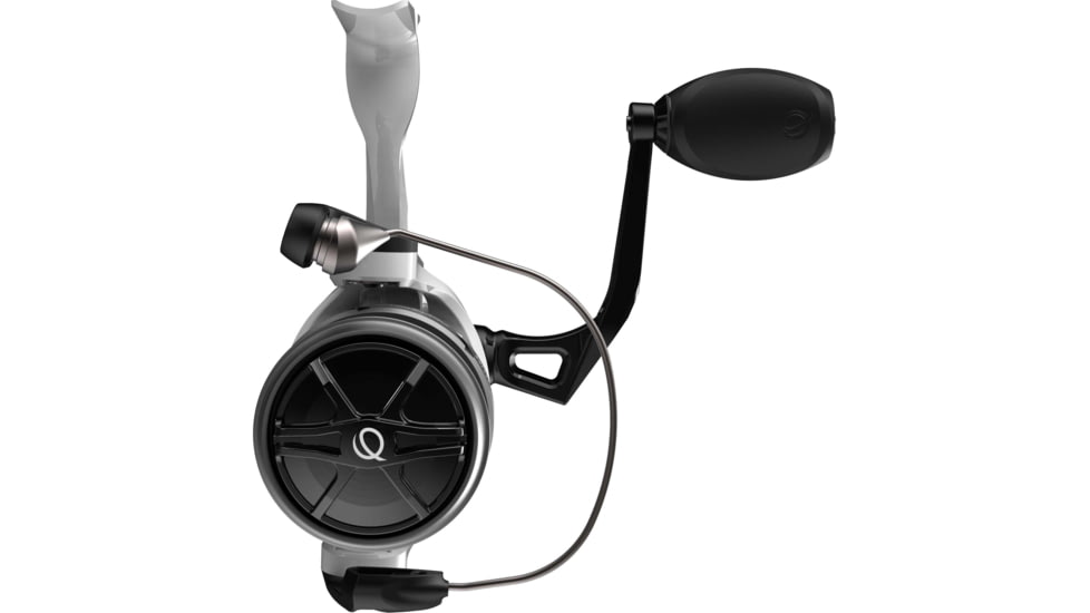 Lew's Classic Pro Baitcast Reel, RH Retrieve, 7.5-1 Ratio, 4+1 Bearings, Clam Pack, CP1SHC