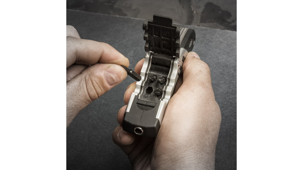 Real Avid The Gun Tool Shooters Multi-Tool, Clam Pack AVGTCL211