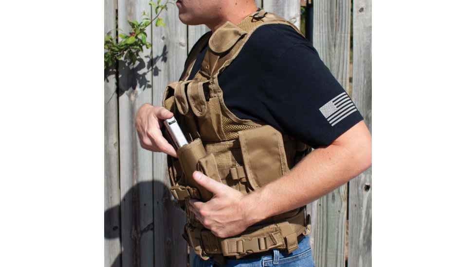 Red Rock Outdoor Gear Cross Draw Vest, Coyote, 520COY