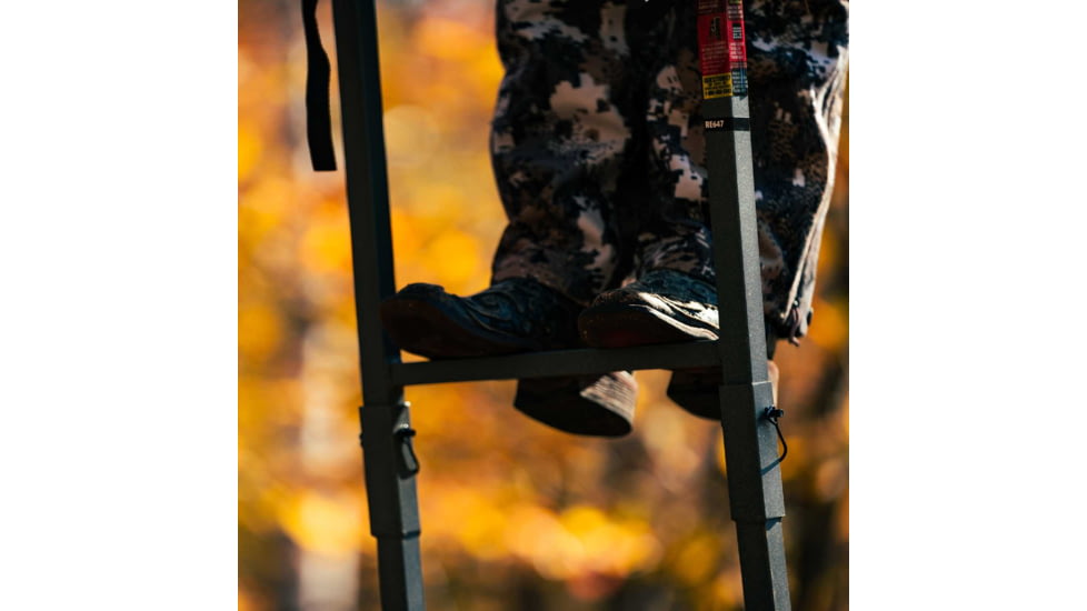 Rivers Edge Treestands Deluxe Ladder Stand, Black RE647