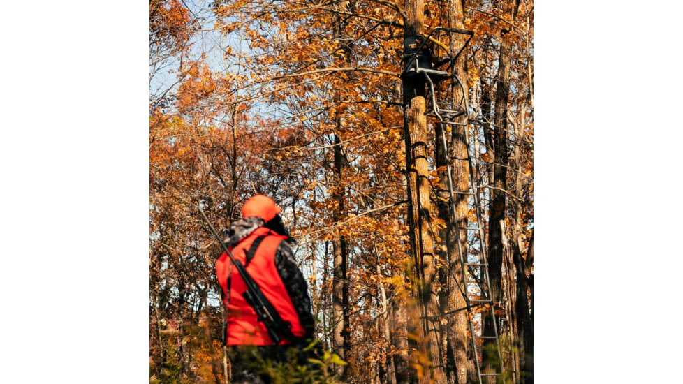 Rivers Edge Treestands Deluxe Ladder Stand, Black RE647